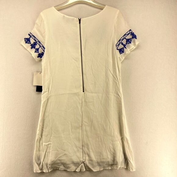 Lulus White/Royal Blue SS Embroidered Dress Ladies Size M New - Picture 2 of 11